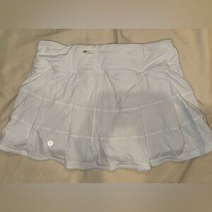 Lulu white tennis skirt